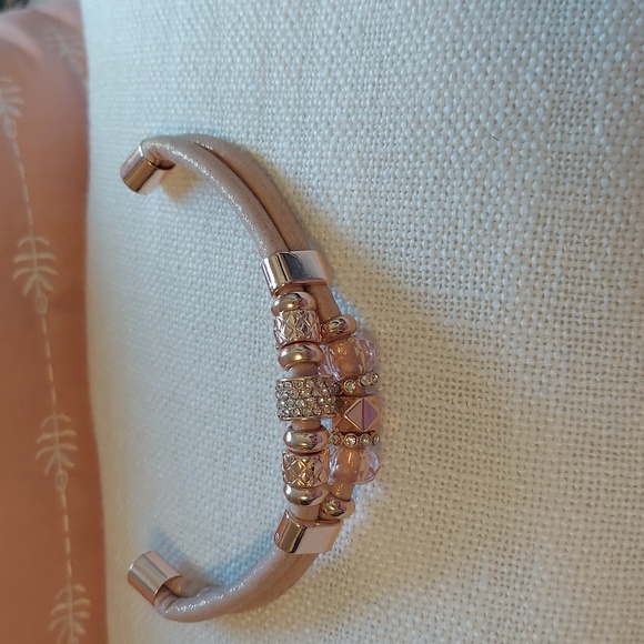 Jewerly - Picture 2 of 2